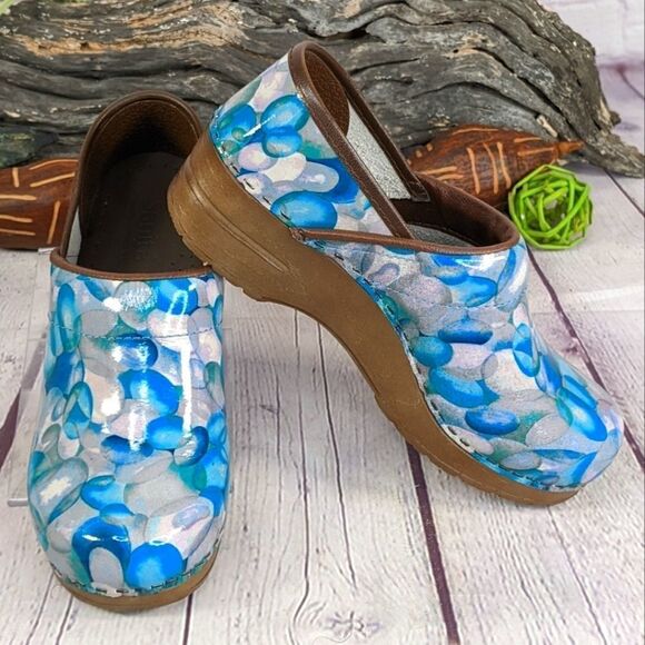 Sanita The Original Danish Clogs Blue Bubble Print Nurse Clogs - Picture 1 of 10